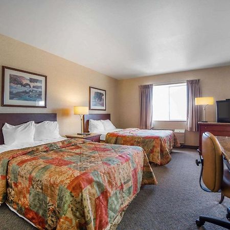 Rodeway Inn & Suites Нампа Экстерьер фото