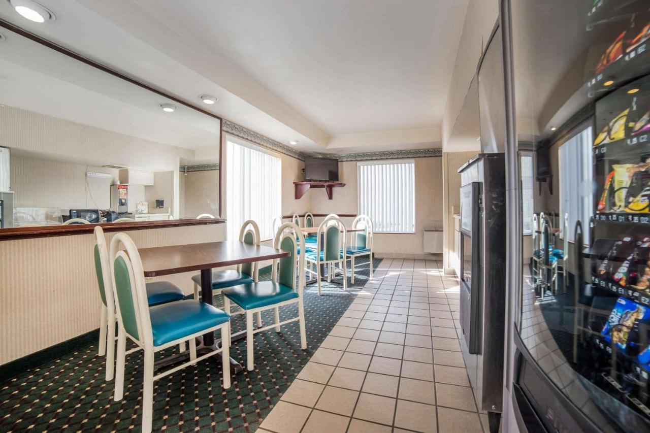 Rodeway Inn & Suites Нампа Экстерьер фото